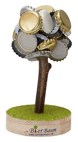 Holzbaum mit magnetischer Krone aus gesammelten Kronkorken auf Sockel