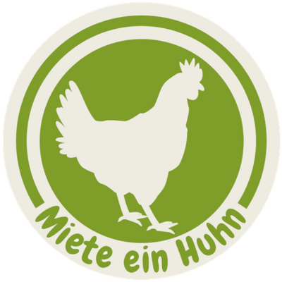 Verschenken statt nur belächeln: Hühnerbesitz auf Zeit verschenkt Landluft, Frühaufsteher-Charme und glückliche Gackerer fürs Beet nebenan. Ein origininelles Geschenk für Familien, Garten-Fans und  und alle, die schon alles haben – zum Geburtstag, zu Weihnachten oder als augenzwinkernder Gutschein für mehr Natur im Alltag.einHenne im Hof: Wunderbar für tierliebe Beschenkte, die Lust auf ein kleines, lebendiges Abenteuer haben.Button mit gerne ein ungewöhnliches Erlebnis schenken möchte, liegt hier goldrichtig.: ein Huhn auf Zeit für frische Eier und gute Laune im Garten.Huhn-Motiv und Schriftzug „Miete ein Huhn